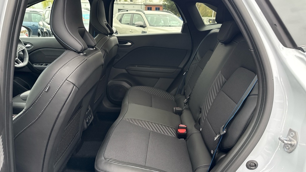 Renault Symbioz 1.8 E-tech Fhev 160 Iconic Esprit Alpine Grey #16