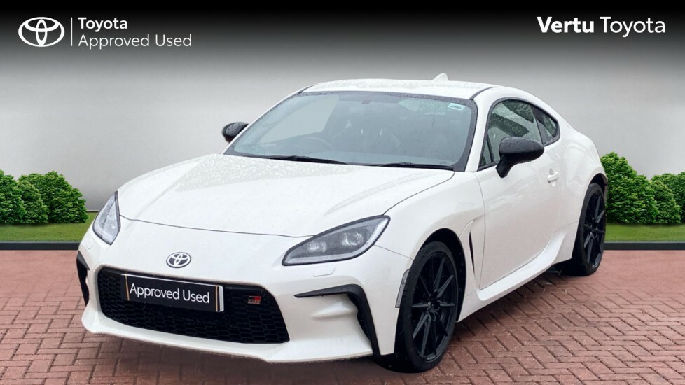 Toyota GR86 Coupe White #3