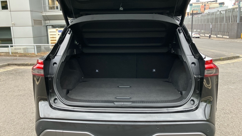 Nissan Qashqai Tekna Black #4