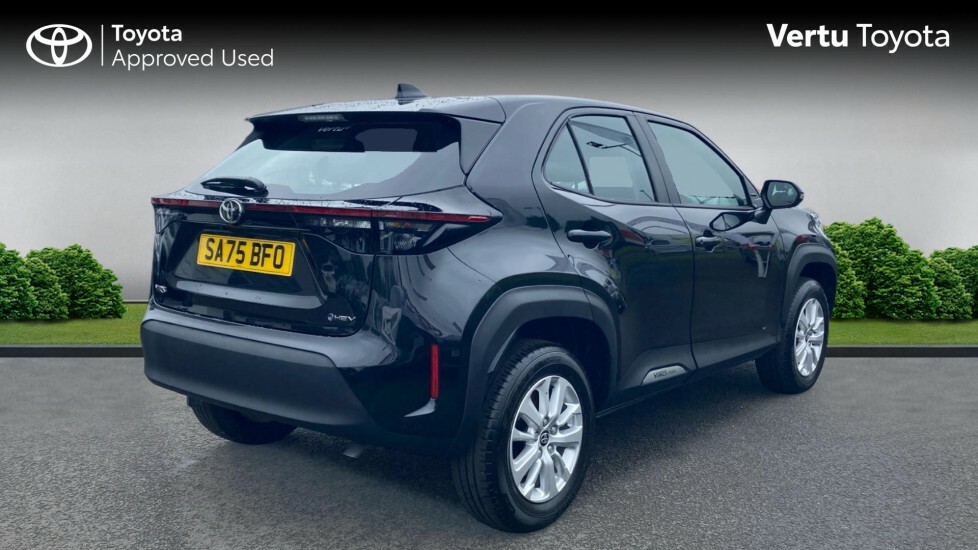 Toyota Yaris Cross Icon Black #2