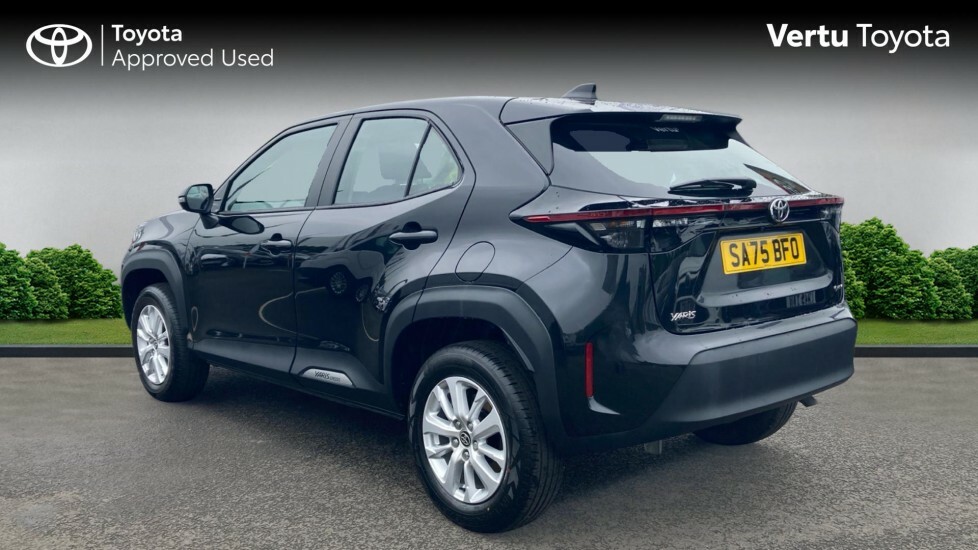 Toyota Yaris Cross Icon Black #4