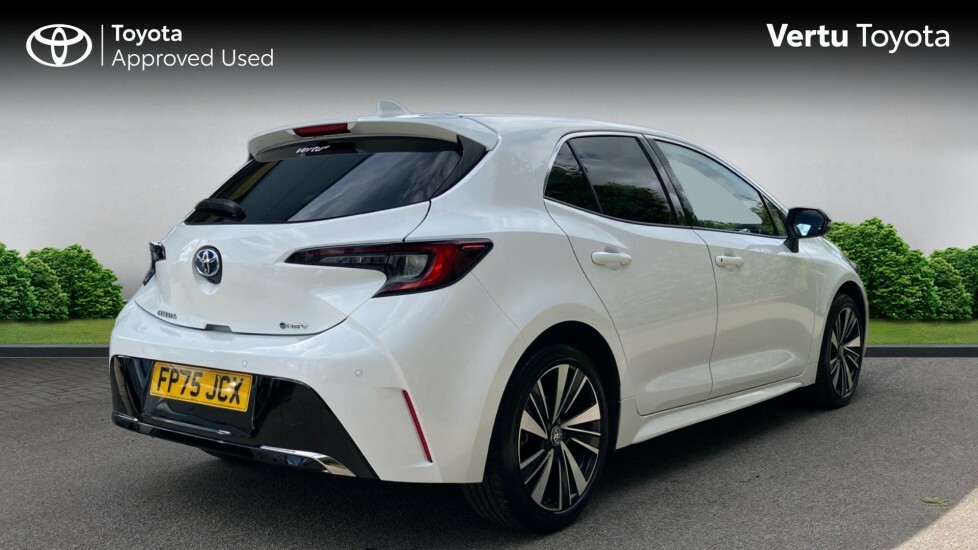 Toyota Corolla Design FP75JCX White #2