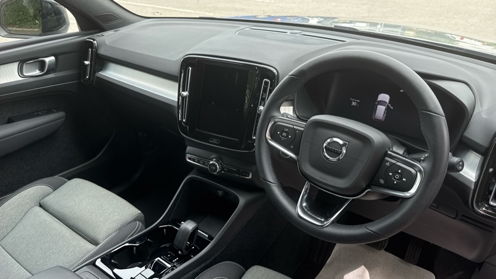 Volvo XC40 Plus Silver #4