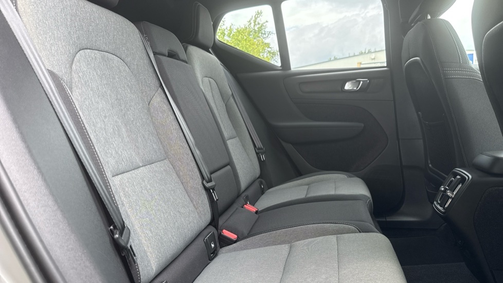 Volvo XC40 Plus Silver #6