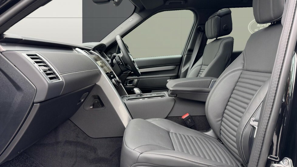 Land Rover Discovery Dynamic Hse YN75VCV Black #3