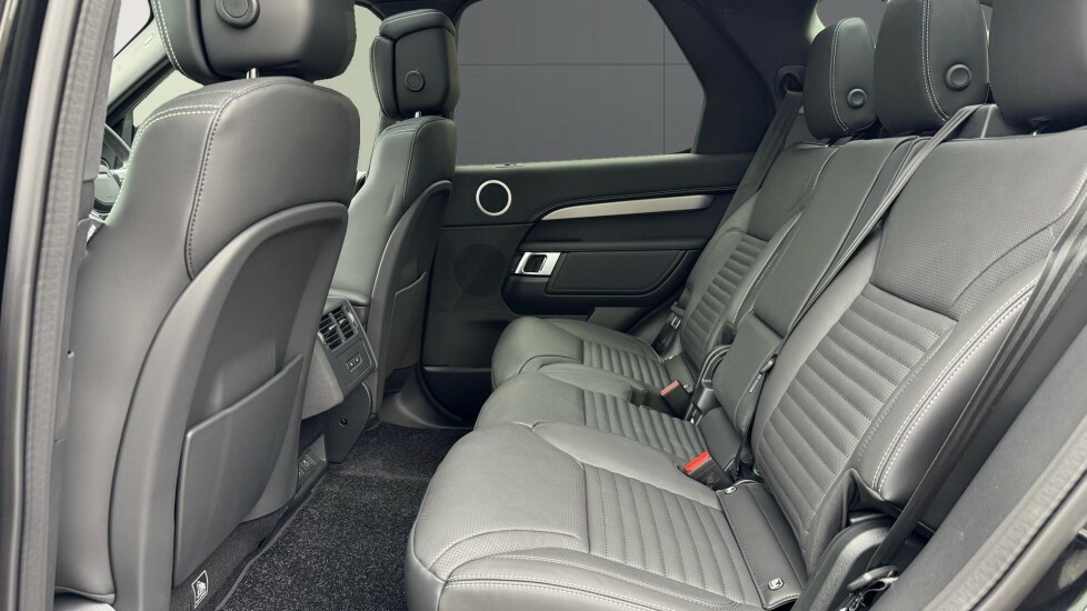 Land Rover Discovery Dynamic Hse YN75VCV Black #4