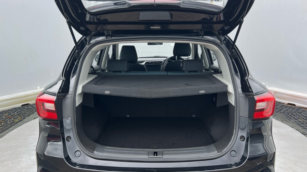 MG ZS Excite Black #4