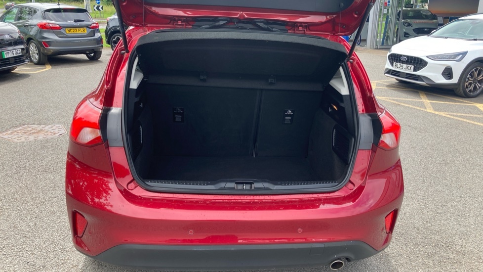 Ford Focus Titanium DV69XZF Red #4