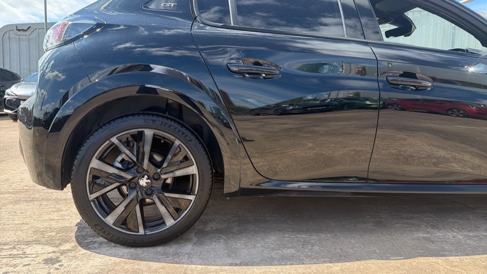 Peugeot 208 Gt Black #6