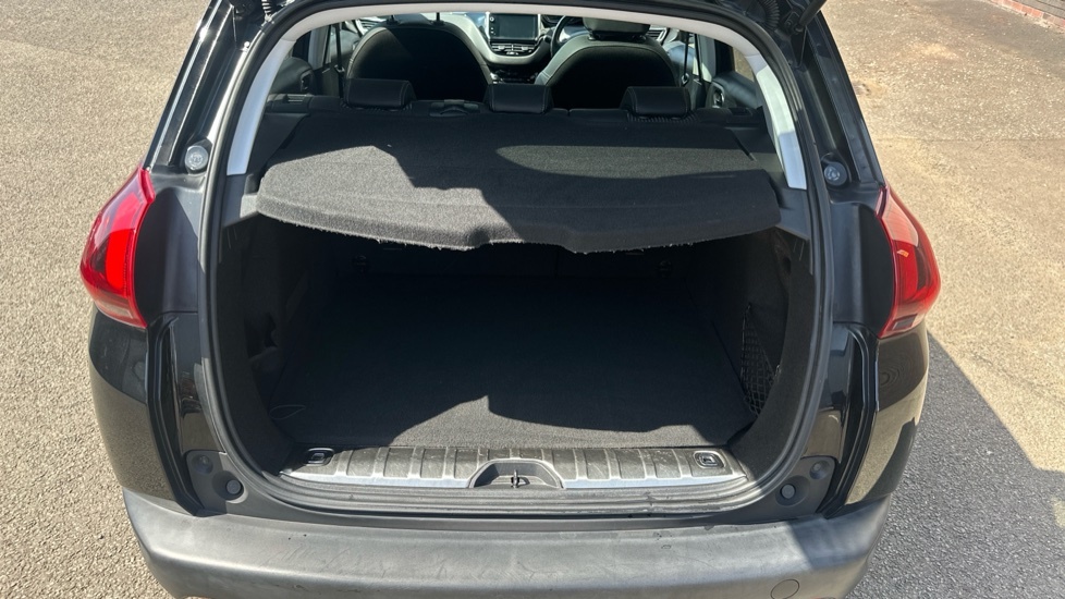 Peugeot 2008 Allure Black #4