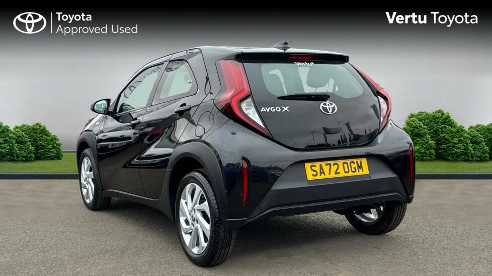 Toyota Aygo X Pure Black #4