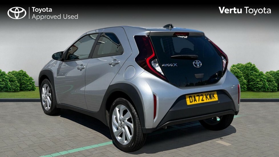 Toyota Aygo X Pure Silver #4