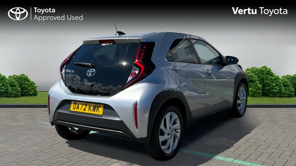 Toyota Aygo X Pure Silver #2