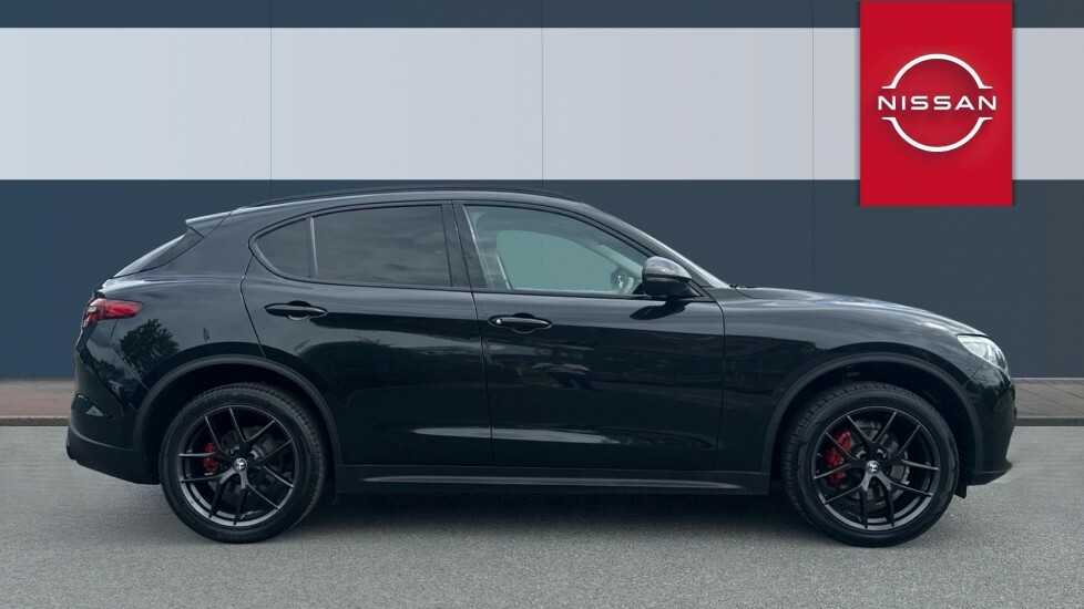 Alfa Romeo Stelvio Nero Edizione Black #5