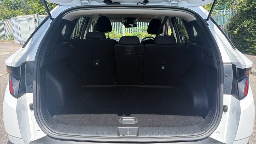 Hyundai Tucson Premium VU22NFA White #4