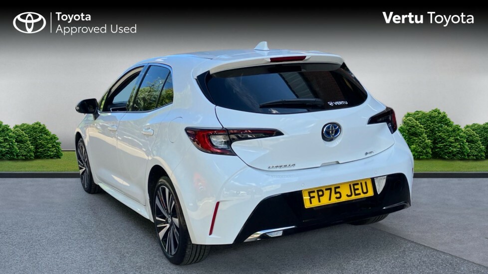 Toyota Corolla Design White #4