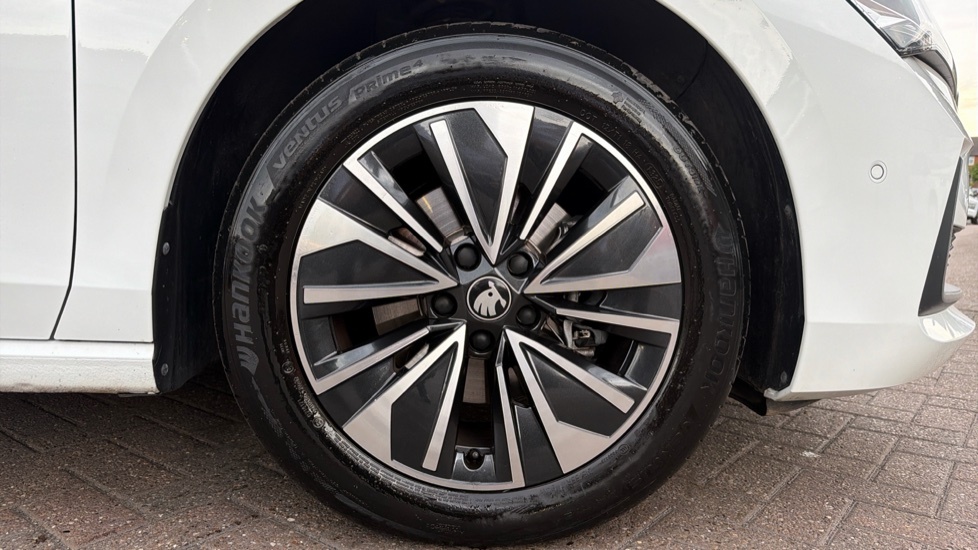 Skoda Superb Se Technology DC25GZU White #5