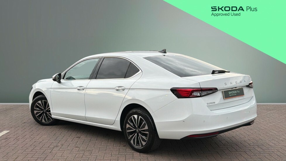 Skoda Superb Se Technology DC25GZU White #3