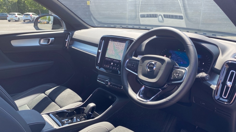 Volvo XC40 Plus YH26CWO Silver #4