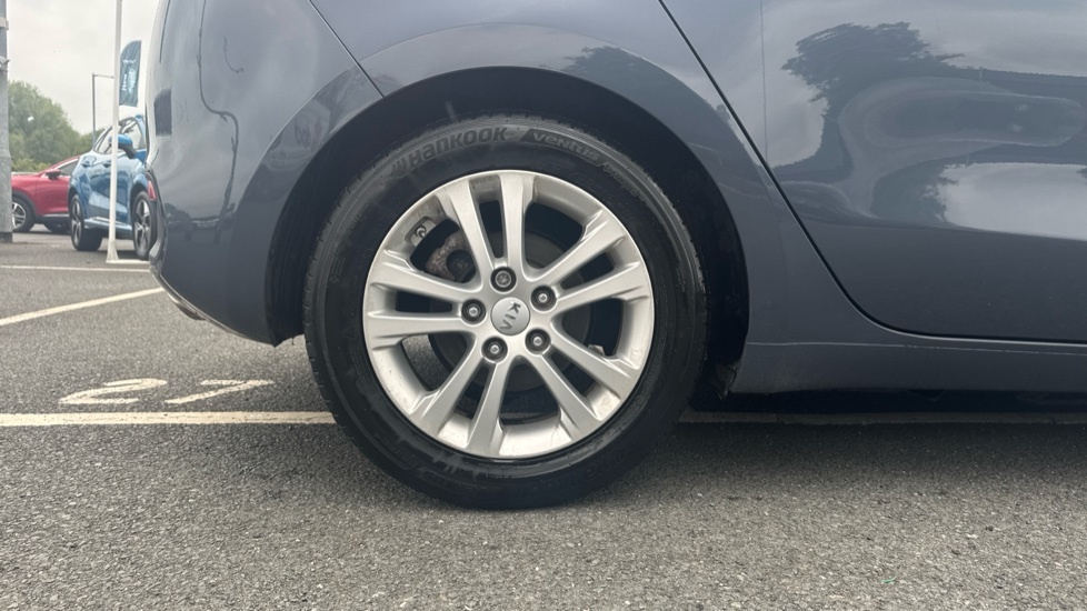 Kia Ceed Crdi 1 5-Door White #7