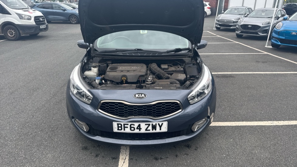 Kia Ceed Crdi 1 5-Door White #9