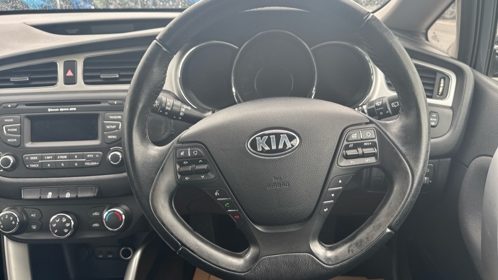 Kia Ceed Crdi 1 5-Door White #32