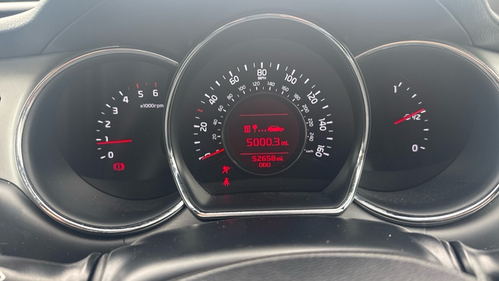 Kia Ceed Crdi 1 5-Door White #19