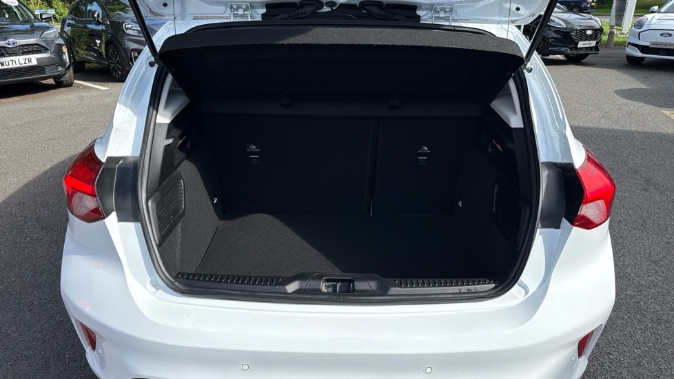 Ford Focus Titanium White #4