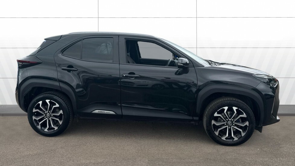 Toyota Yaris Cross Design MM71XAN Black #5