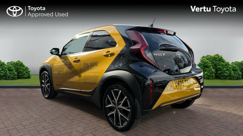 Toyota Aygo X Gr Sport Yellow #4