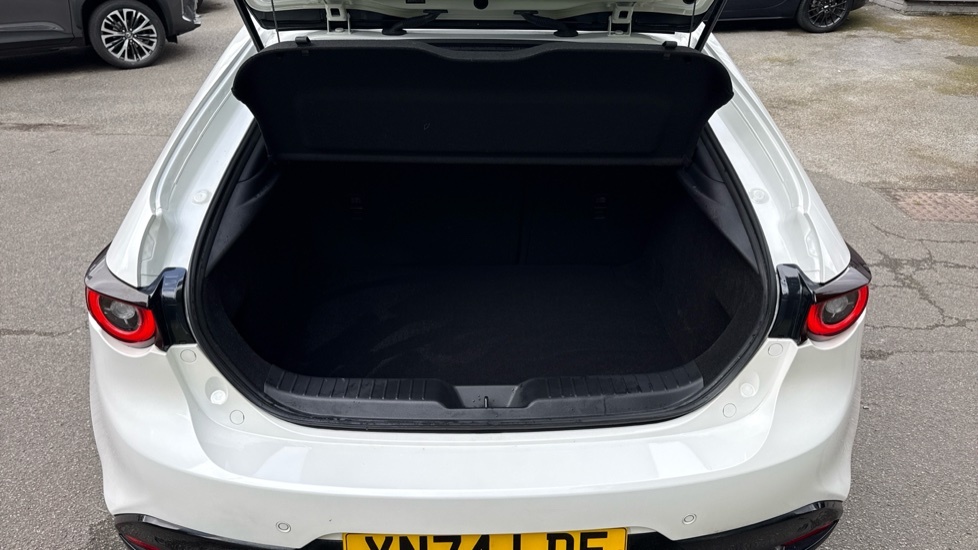Mazda 3 Takumi White #4