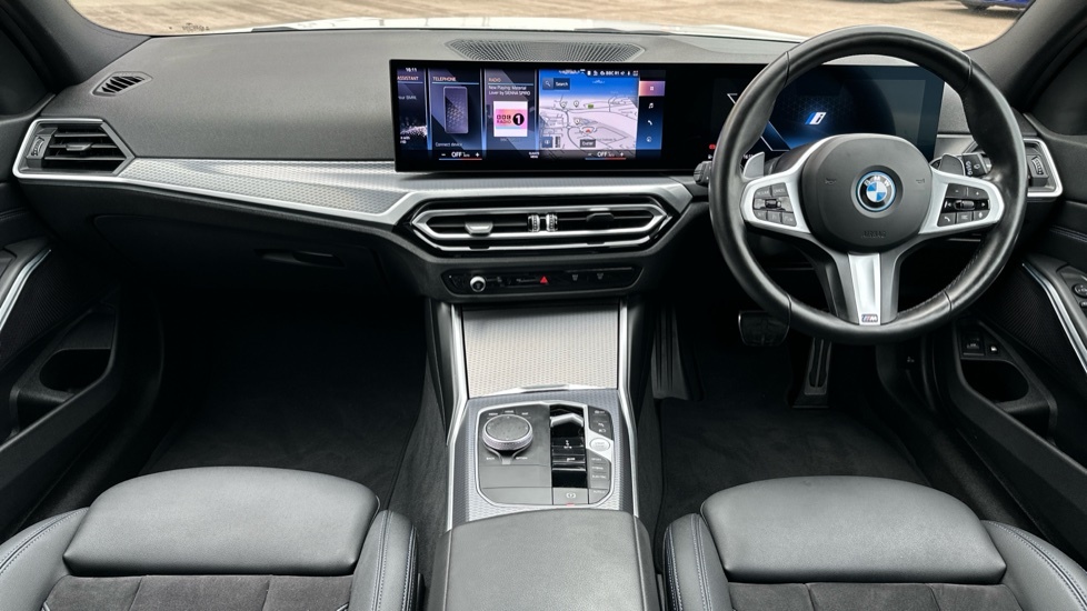 BMW 3 Series M Sport WP73VCU White #4