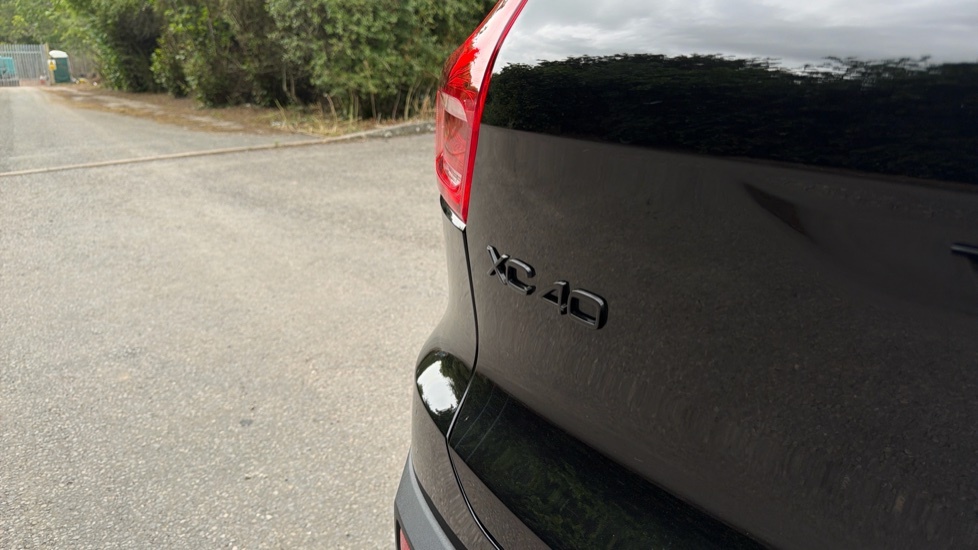 Volvo XC40 Plus, B4 Mild Hybrid, Dark Grey #57