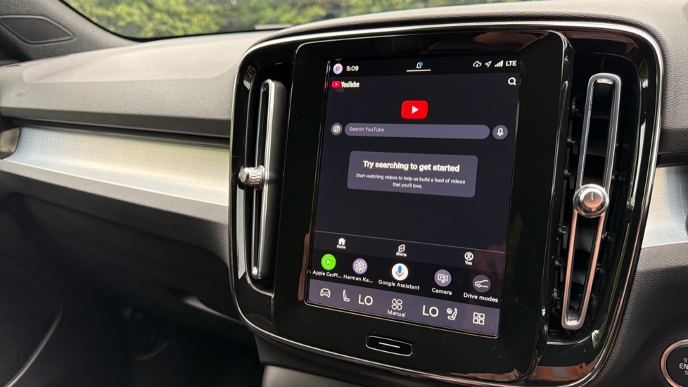 Volvo XC40 Plus, B4 Mild Hybrid, Dark Grey #38