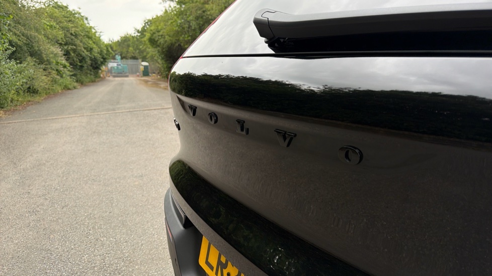 Volvo XC40 Plus, B4 Mild Hybrid, Dark Grey #56