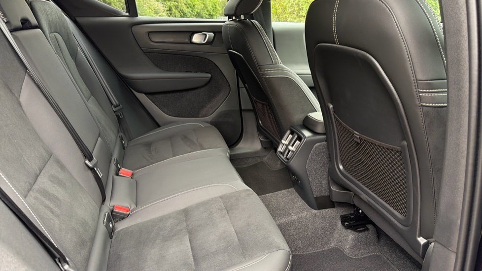 Volvo XC40 Plus, B4 Mild Hybrid, Dark Grey #31