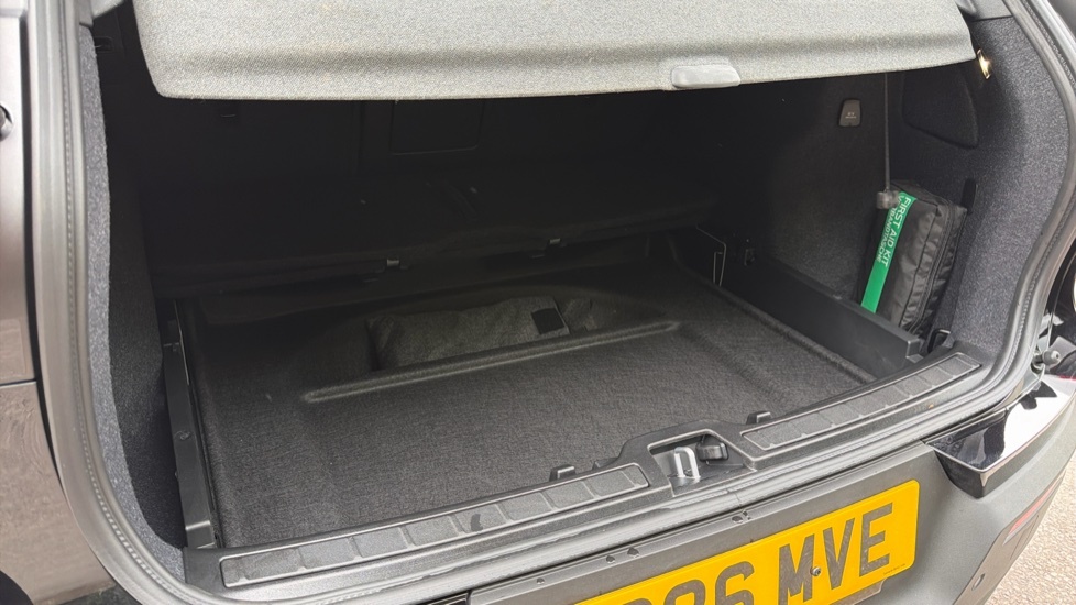 Volvo XC40 Plus, B4 Mild Hybrid, Dark Grey #53
