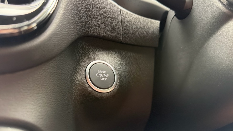 Volvo XC40 Plus, B4 Mild Hybrid, Dark Grey #25