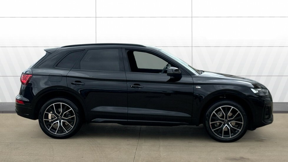 Audi Q5 Black Edition NU24JZJ Black #3