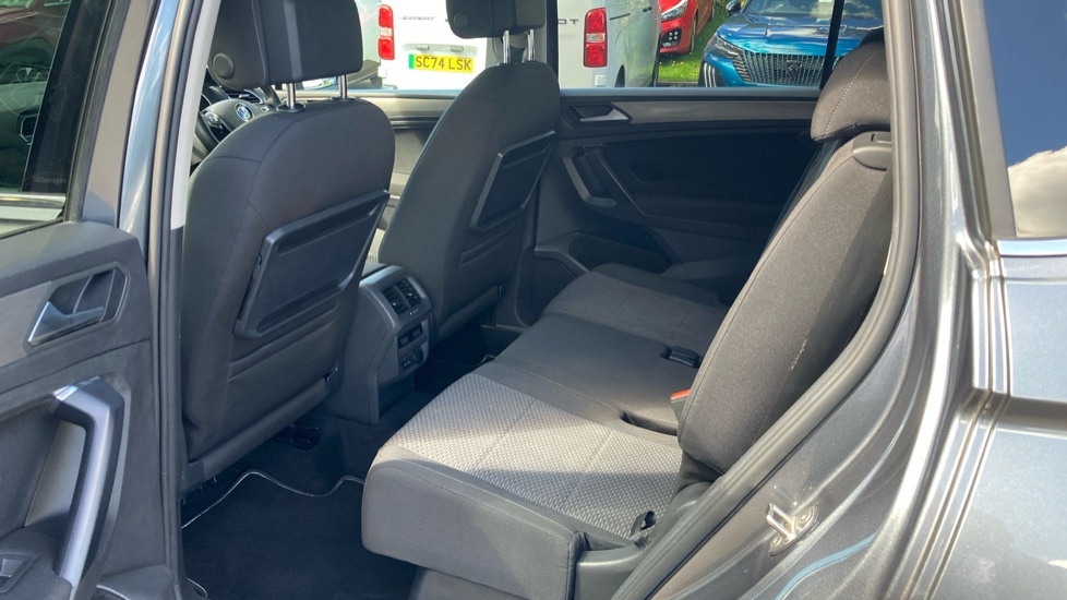 Volkswagen Tiguan Allspace R-line Tech Grey #16