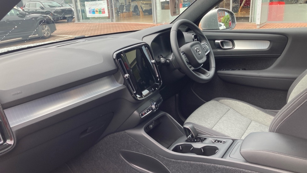 Volvo XC40 Core NL74FHC Silver #2