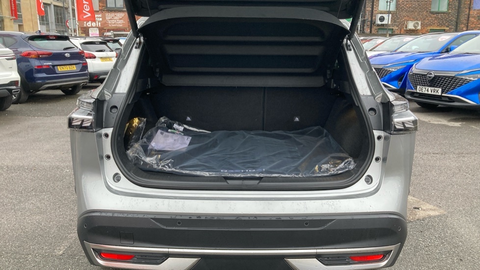Nissan Qashqai Tekna Silver #4