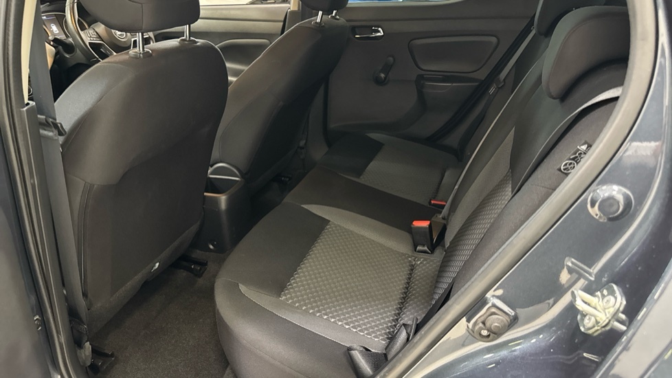 Nissan Micra Micra Acenta Ig-t White #16