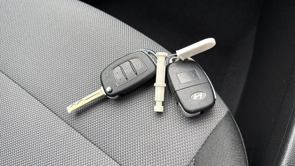 Hyundai I20 1.2L Play Grey #20
