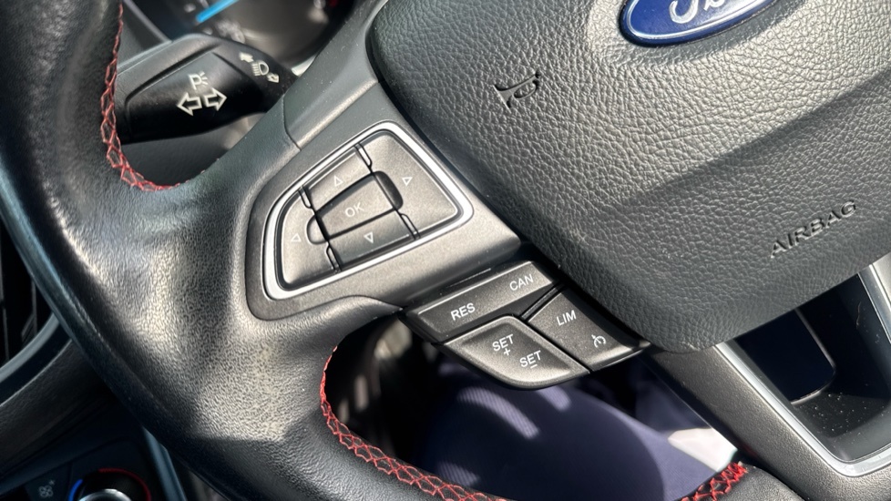 Ford Kuga 1.5 Ecoboost St-line 2Wd Grey #25