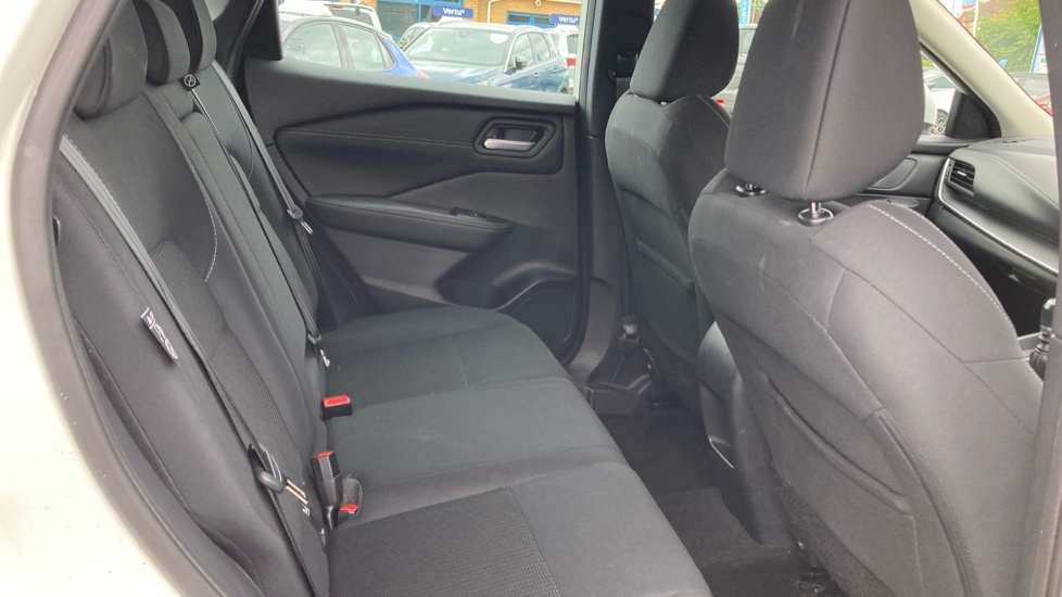 Nissan Qashqai Hatchback Blue #16