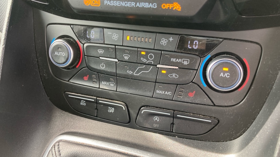 Ford Tourneo Connect 1.5 Ecoblue 120 Titanium Powershift Black #25