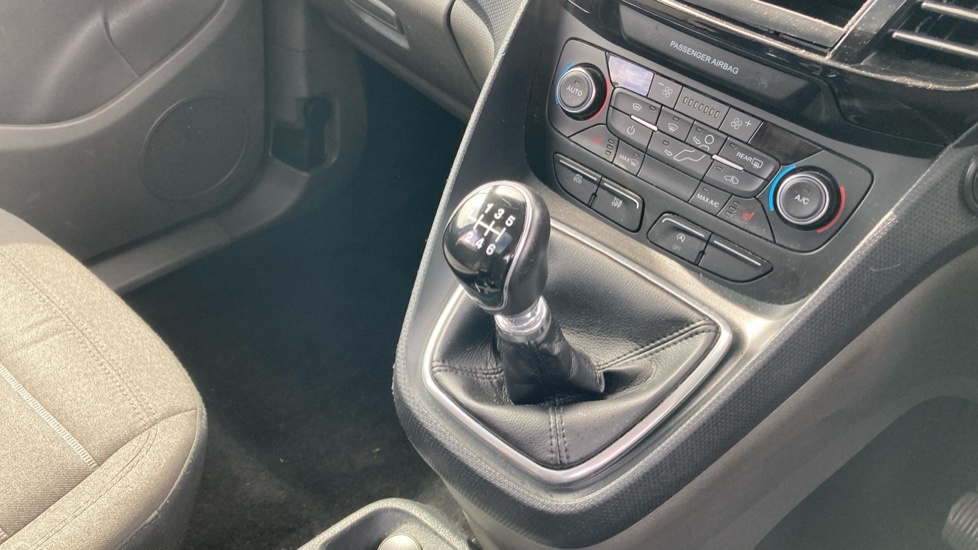 Ford Tourneo Connect 1.5 Ecoblue 120 Titanium Powershift Black #13