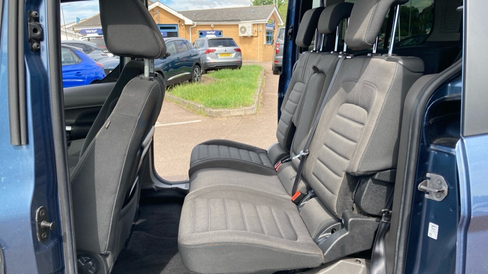 Ford Tourneo Connect 1.5 Ecoblue 120 Titanium Powershift Black #16