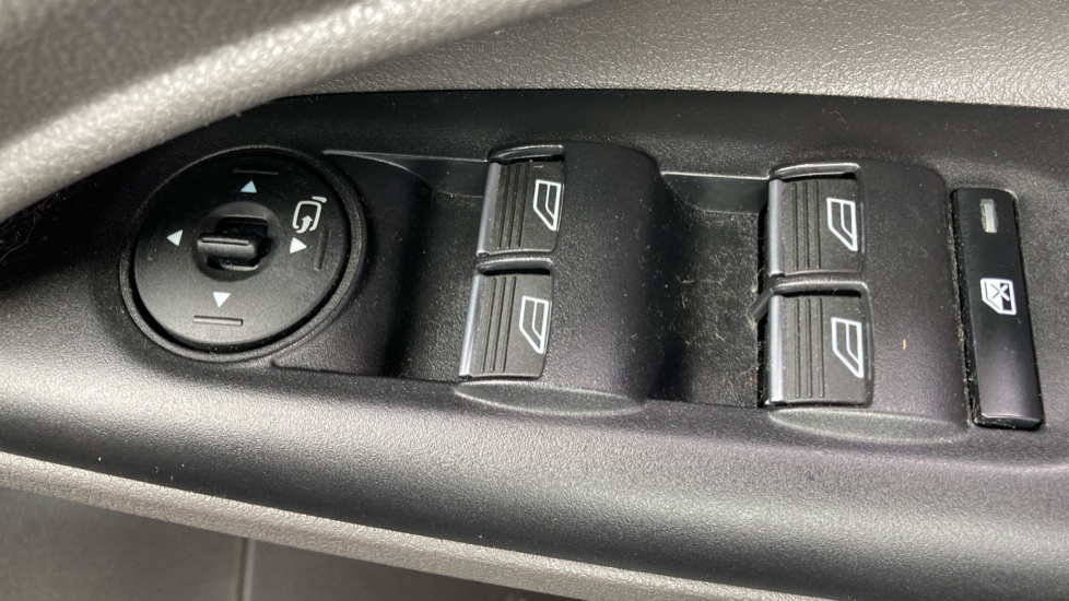 Ford Tourneo Connect 1.5 Ecoblue 120 Titanium Powershift Black #30